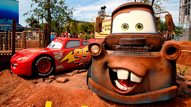 Atracción Cars quatre roues rallye, Parque Walt Disney Studios.