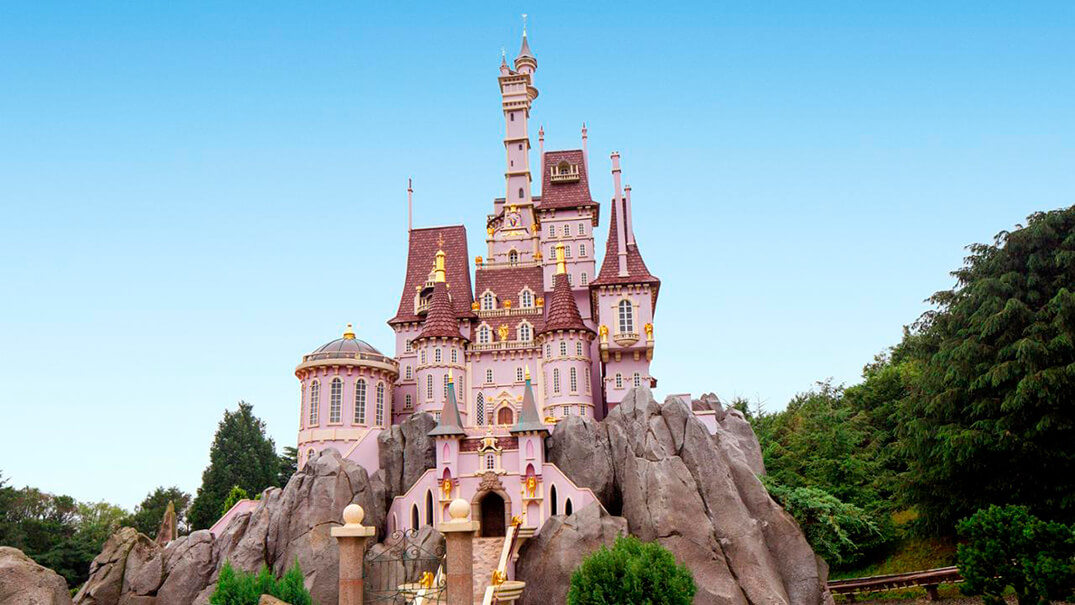 Atracción Casey Jr: ¡Únete al trenecito y explora el mundo del circo!