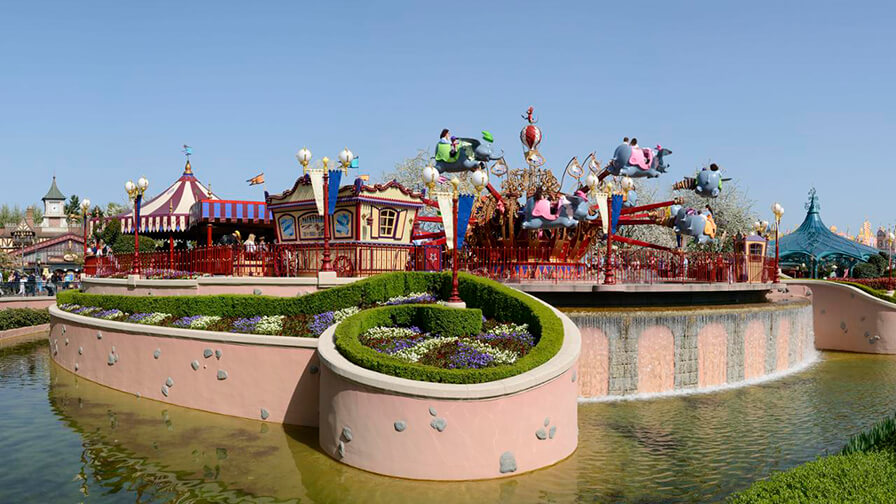 Dumbo the Flying Elephant: Una experiencia clásica llena de diversión para toda la familia.