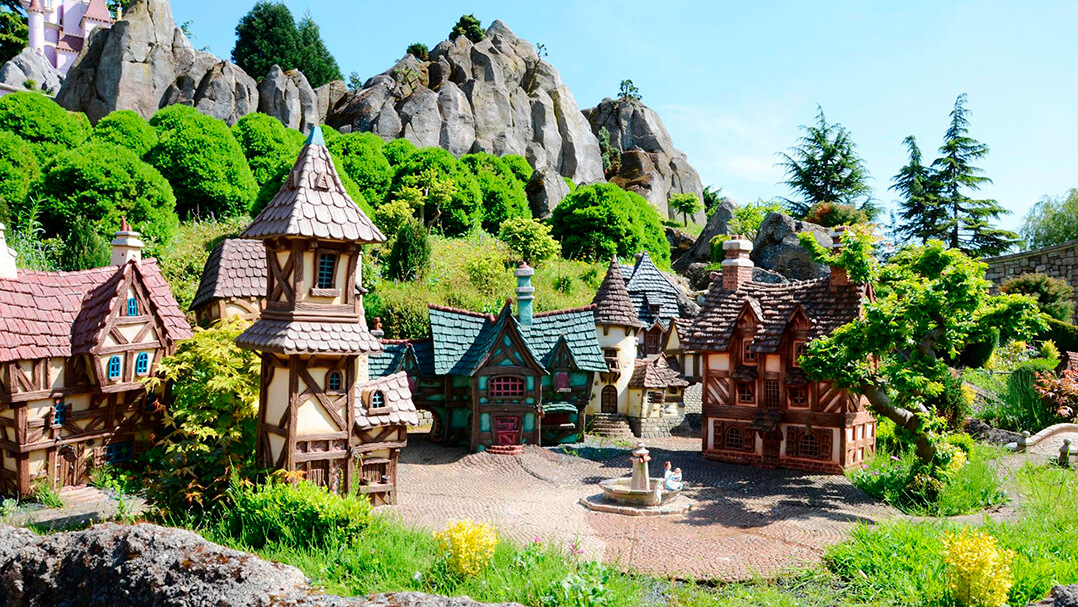 Le Pays des Contes de Fées: Un viaje a los mundos de cuentos.