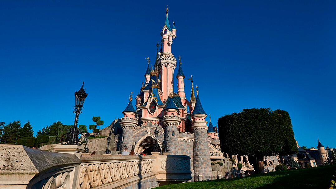 El Castillo de la Bella Durmiente en Disneyland Paris.