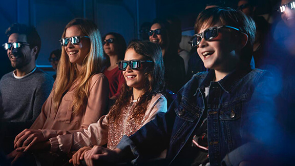 Star Tours: Viaje intergaláctico lleno de aventuras y emoción.