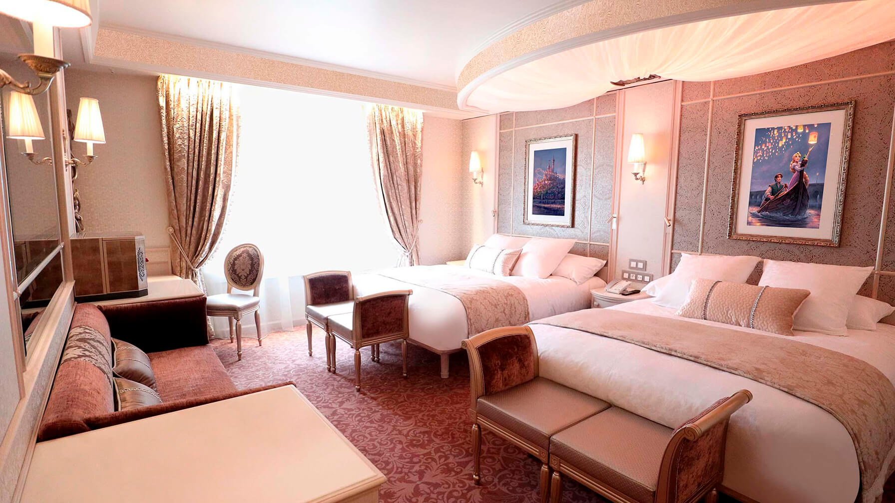 Habitaciones Castle Club del Disneyland Hotel.