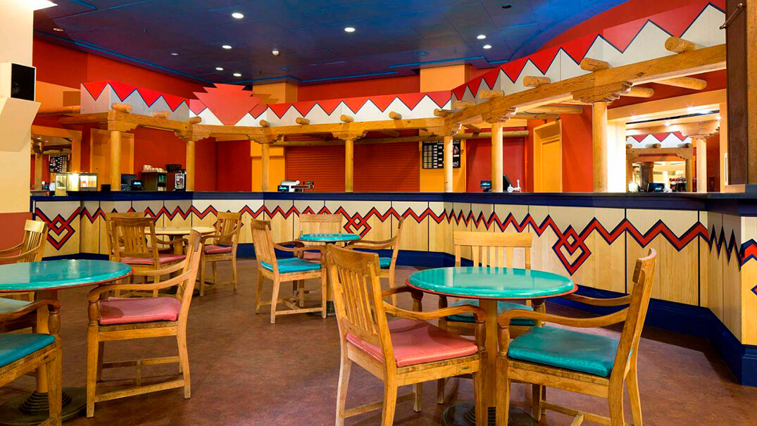 Ambiente acogedor del Rio Grande Bar en Disney's Hotel Santa Fe.
