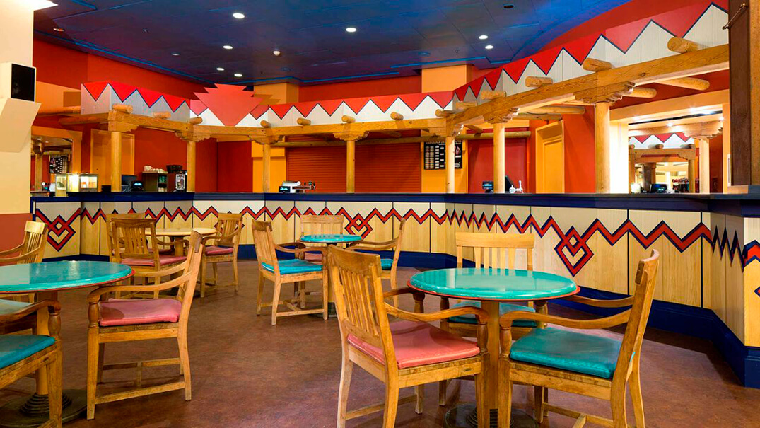 Ambiente acogedor del Rio Grande Bar en Disney's Hotel Santa Fe.