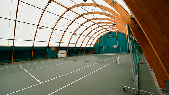 Pista de tenis interior del Disney Davy Crockett Ranch