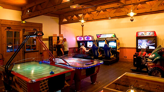 Sala de videojuegos y recreativos del Disney Davy Crockett Ranch