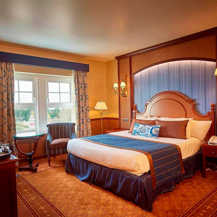 Suites, Habitaciones Club en Disney Newport Bay Club