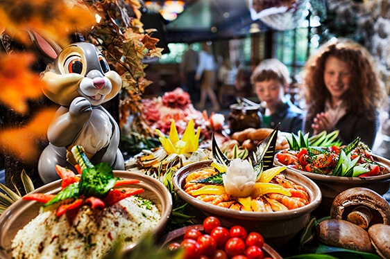 Adéntrate en el bosque y en la naturalidad del Disney Sequoia Lodge