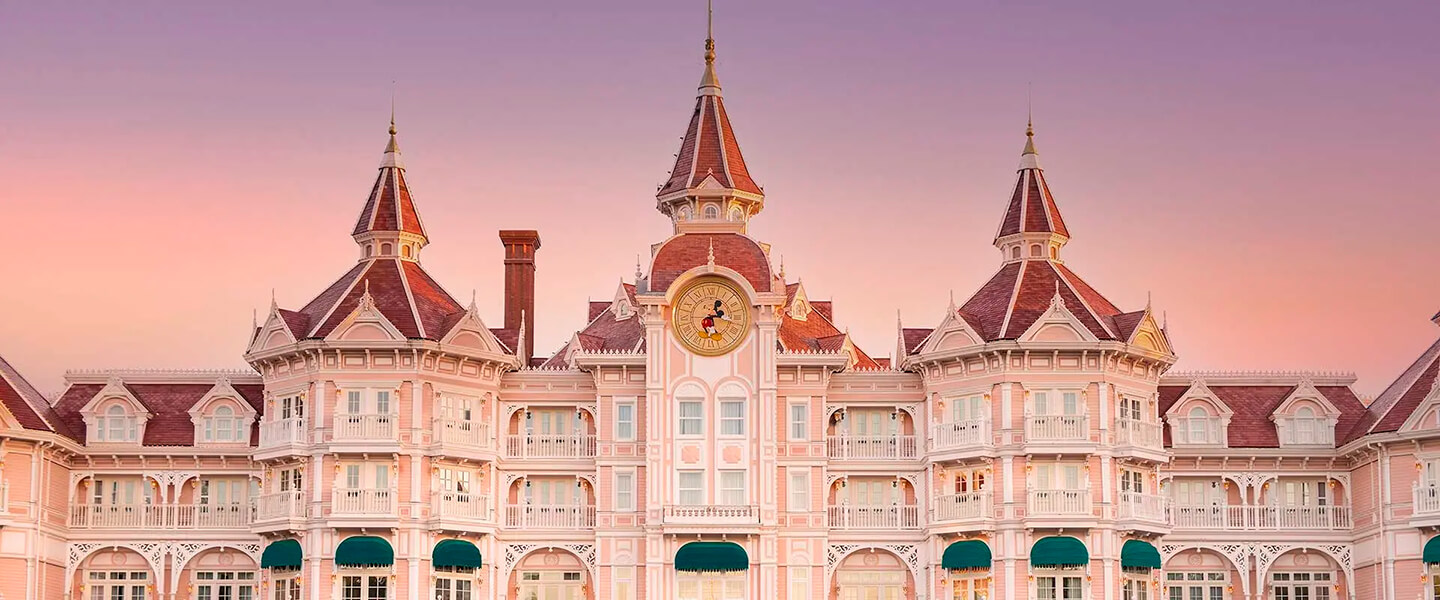 Conoce el espectacular Disneyland Hotel