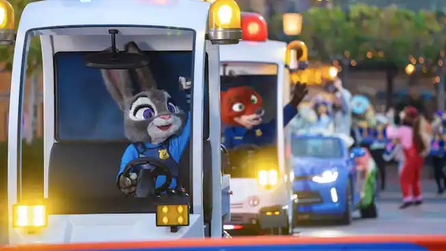 Disney Zootopia Day Special Pre-parade - Shanghai Disneyland.