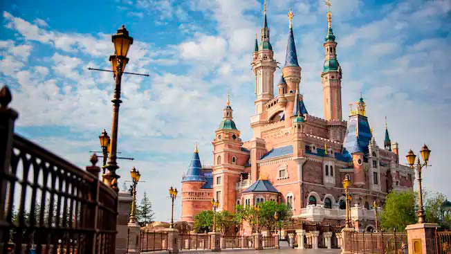 Enchanted Storybook Castle - Shanghai Disneyland