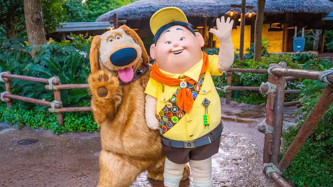 Meet Disney Jungle Characters at Happy Circle - Shanghai Disneyland