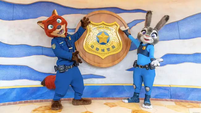 Meet Judy & Nick at Zootopia Police Department Recruitment Center - Shanghai Disneyland
