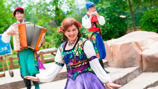 Traveling Troubadours - Shanghai Disneyland.