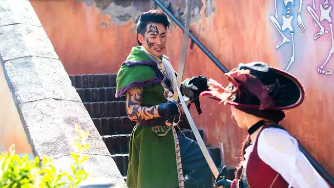 Voodoo Alley Fight - Shanghai Disneyland.